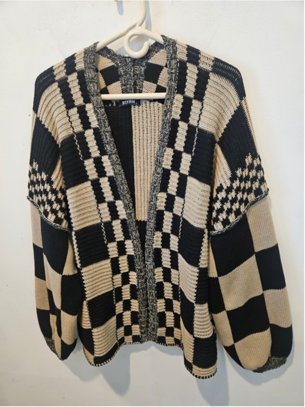 Women's BTFBM Chunky Cardigan Size L Black Beige Checkerboard Pattern - Picture 3 of 10